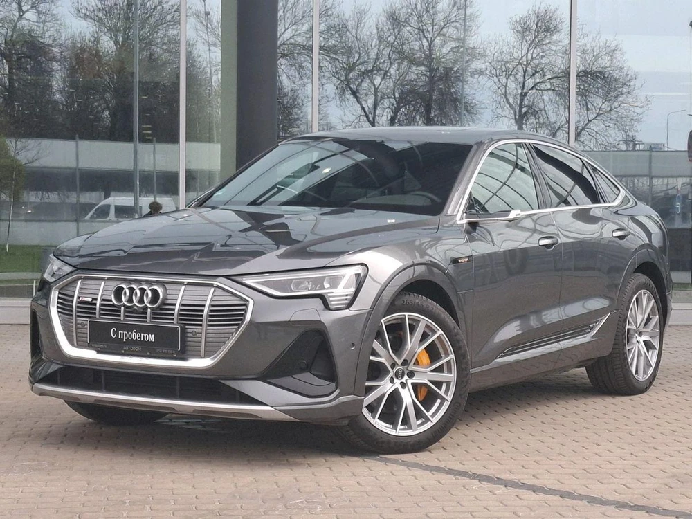Audi e-tron Electro 4WD Внедорожник Exclusive (230 кВт)