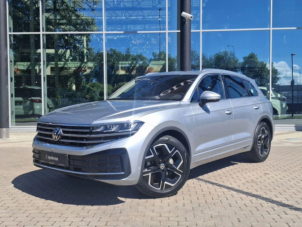 Volkswagen Touareg 3.0d 4WD Внедорожник Elegance (286 л.с.)