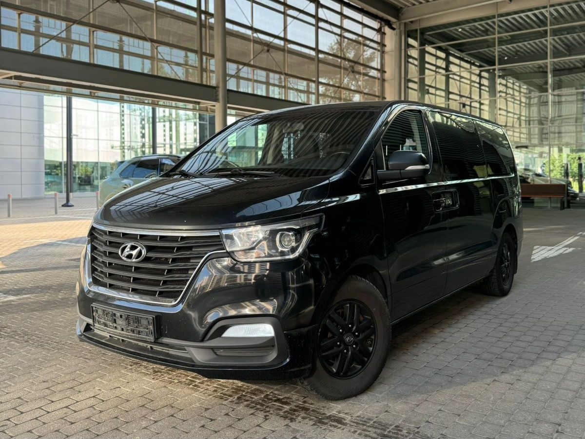 Hyundai H-1 2.5 CDI 4WD Минивэн Family (170 л.с.)