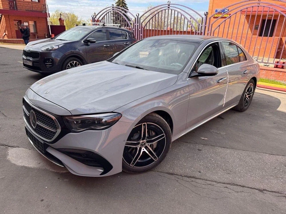 Mercedes-Benz E 2.0 4MATIC Седан E 300 4MATIC (258 л.с.)