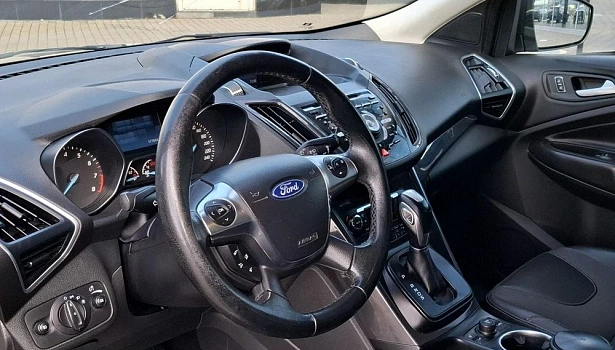 Ford Kuga 1.6 4WD Внедорожник Titanium (150 л.с.) фото 10