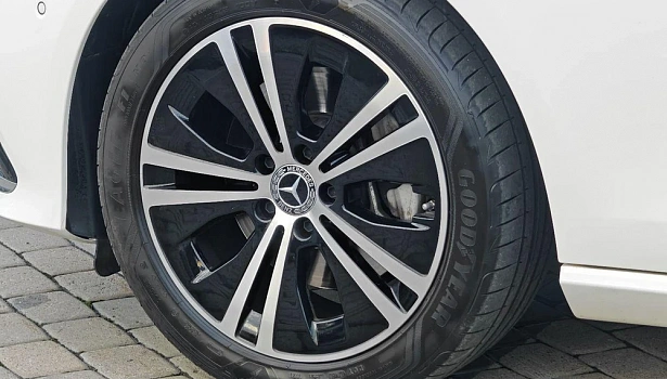 Mercedes-Benz E 250 Седан (211 л.с.) фото 17