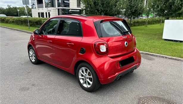 Smart Forfour 0.9 4WD Хэтчбек Brabus (109 л.с.) фото 27