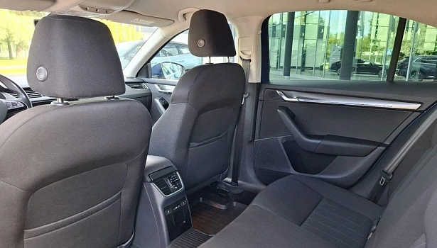 Skoda Octavia 1.8 4WD Лифтбек Style (180 л.с.) фото 13