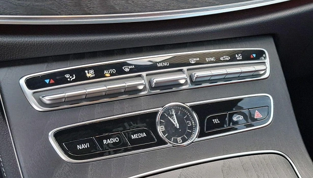 Mercedes-Benz E 200 4MATIC Купе Sport (184 л.с.) фото 16