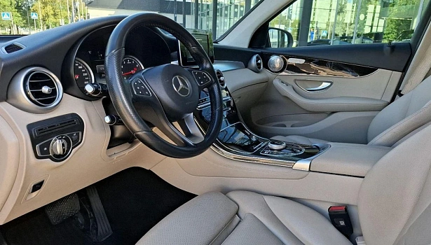 Mercedes-Benz GLC 250 4MATIC Внедорожник (211 л.с.) фото 10
