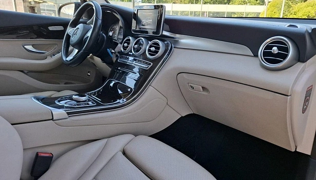 Mercedes-Benz GLC 250 4MATIC Внедорожник (211 л.с.) фото 11