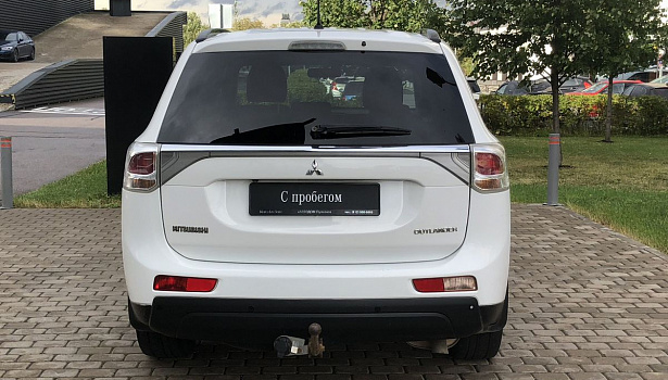 Mitsubishi Outlander 3.0 4WD Внедорожник Ultimate (230 л.с.) фото 8