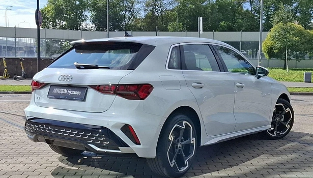Audi A3 1.5 4WD Хэтчбек (160 л.с.) фото 6