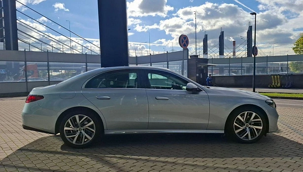Mercedes-Benz E 2.0d 4MATIC Седан (197 л.с.) фото 7