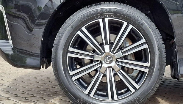 Lexus LX 5.7 4WD Внедорожник Superior (367 л.с.) фото 18