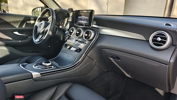 Mercedes-Benz GLC 250 4MATIC Внедорожник Особая серия (211 л.с.) фото 11