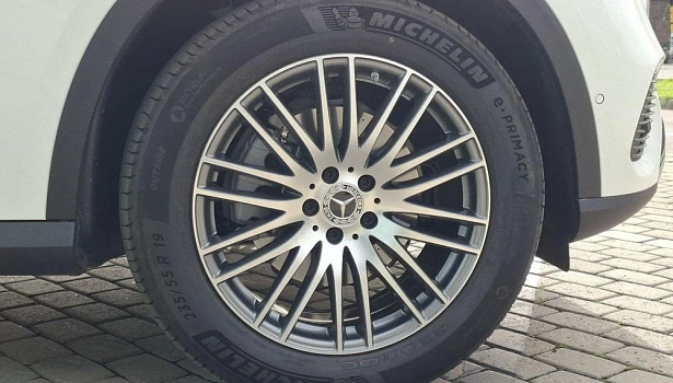 Mercedes-Benz GLC 2.0 4MATIC Внедорожник (258 л.с.) фото 16
