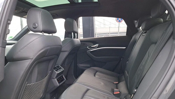 Audi e-tron Electro 4WD Внедорожник Exclusive (230 кВт) фото 14