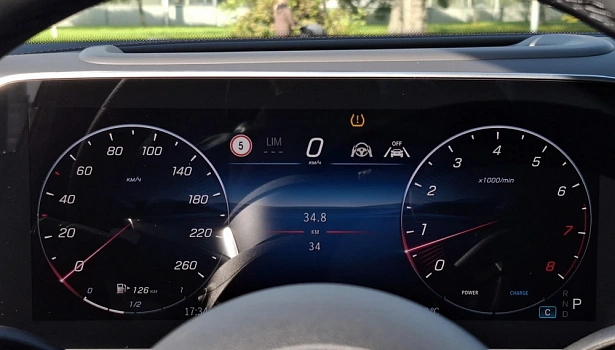 Mercedes-Benz GLC 2.0 4MATIC Внедорожник (258 л.с.) фото 13