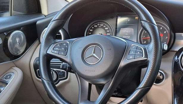 Mercedes-Benz GLC 250 4MATIC Внедорожник (211 л.с.) фото 17