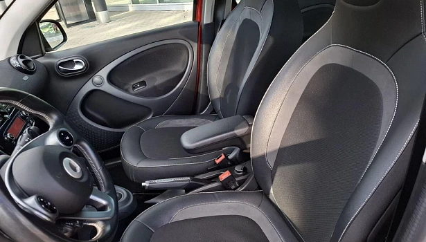 Smart Forfour 0.9 4WD Хэтчбек Brabus (109 л.с.) фото 11