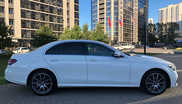 Mercedes-Benz E 220 d 4MATIC Седан Sport (194 л.с.) фото 7