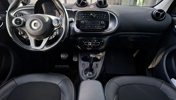 Smart Forfour 0.9 4WD Хэтчбек Brabus (109 л.с.) фото 9