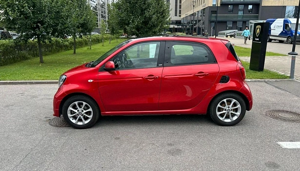 Smart Forfour 0.9 4WD Хэтчбек Brabus (109 л.с.) фото 26