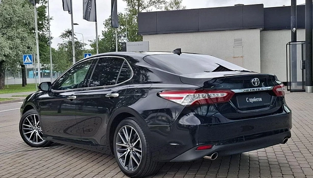 Toyota Camry 2.5 4WD Седан DeLuxe (209 л.с.) фото 4