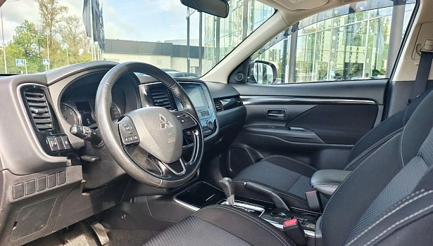 Mitsubishi Outlander 2.0 4WD Внедорожник Inform (146 л.с.) фото 11