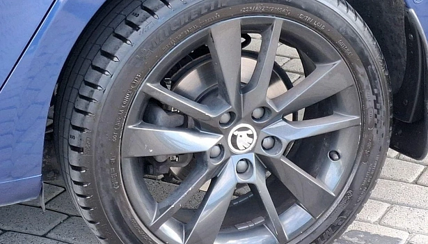 Skoda Octavia 1.8 4WD Лифтбек Style (180 л.с.) фото 16