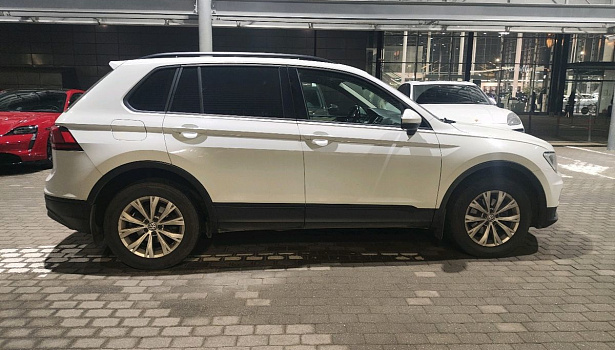 Volkswagen Tiguan 1.4 4WD Внедорожник line (150 л.с.) фото 7