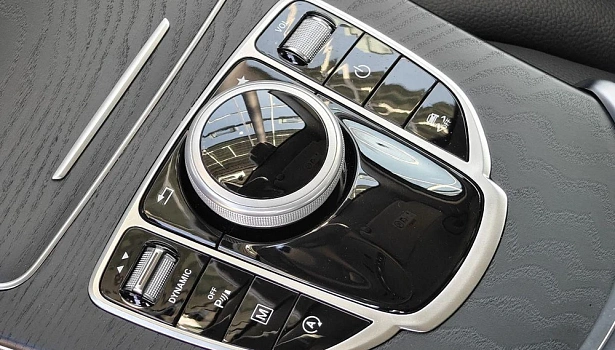 Mercedes-Benz GLC 250 4MATIC Внедорожник Особая серия (211 л.с.) фото 17