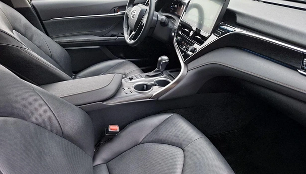 Toyota Camry 2.5 4WD Седан DeLuxe (209 л.с.) фото 11