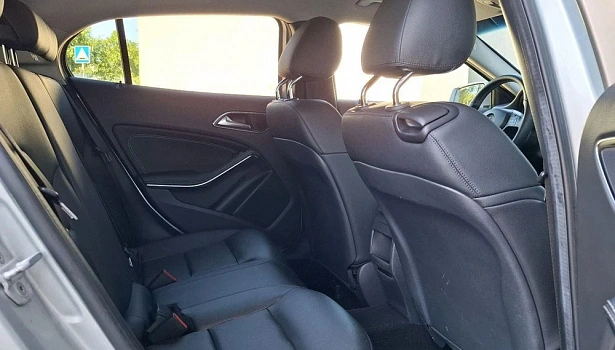 Mercedes-Benz GLA 250 4MATIC Внедорожник Особая серия (211 л.с.) фото 12