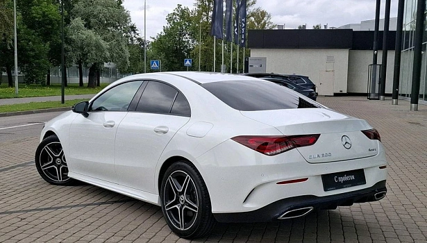 Mercedes-Benz CLA 1.3 4MATIC Купе Sport (150 л.с.) фото 4