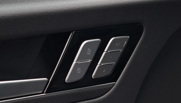 Audi Q5 Sportback 2.0hyb 4WD Внедорожник (299 л.с.) фото 18