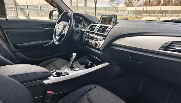 BMW 1 серии 118 4WD Хэтчбек Special Edition (136 л.с.) фото 11
