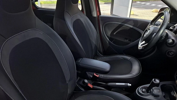 Smart Forfour 0.9 4WD Хэтчбек Brabus (109 л.с.) фото 13