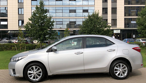 Toyota Corolla 1.6 4WD Седан Стиль Плюс (122 л.с.) фото 3