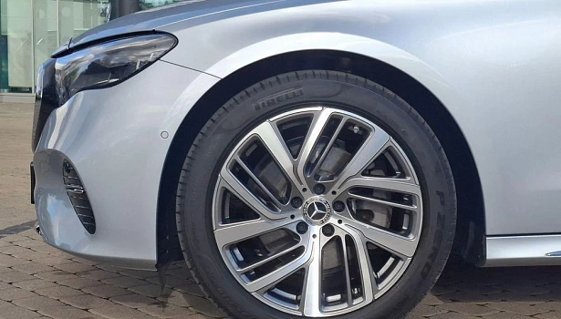 Mercedes-Benz E 2.0d 4MATIC Седан (197 л.с.) фото 18