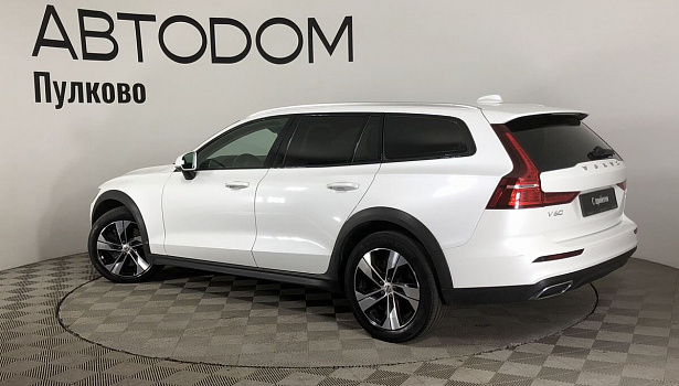 Volvo V60 Cross Country 2.0d 4WD Универсал (190 л.с.) фото 4