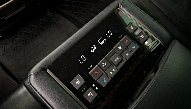 Lexus LX 5.7 4WD Внедорожник Black Vision (367 л.с.) фото 28