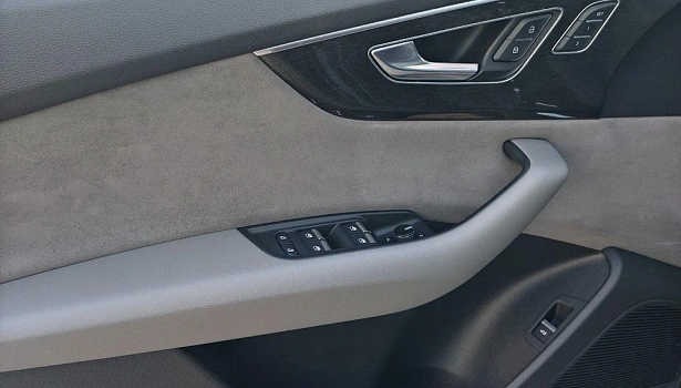 Audi Q8 3.0d 4WD Внедорожник Design (249 л.с.) фото 25