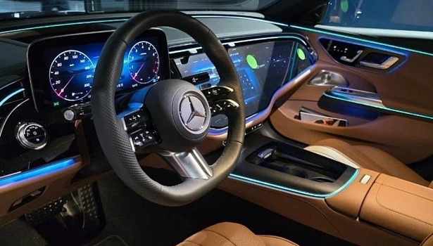 Mercedes-Benz E 2.0 4MATIC Седан E 300 4MATIC (258 л.с.) фото 3