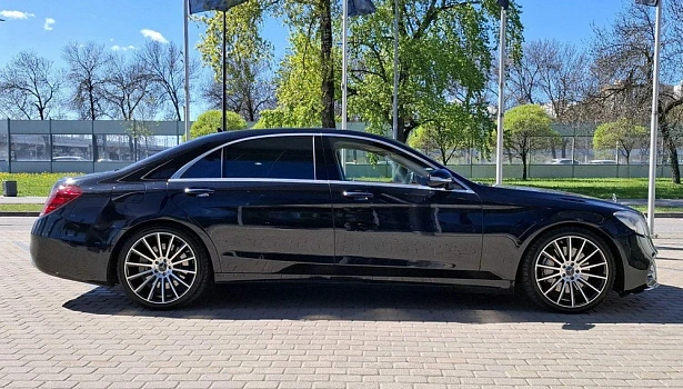 Mercedes-Benz S 560 4MATIC Седан (469 л.с.) фото 7