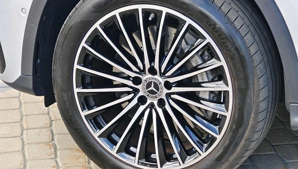 Mercedes-Benz GLC 2.0 4MATIC Внедорожник (258 л.с.) фото 16
