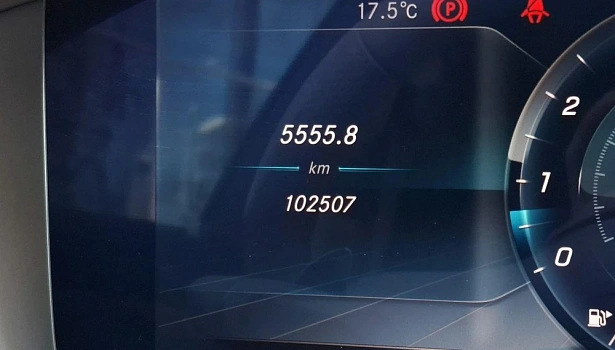 Mercedes-Benz S 560 4MATIC Седан (469 л.с.) фото 23