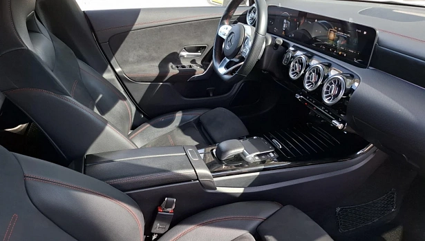 Mercedes-Benz CLA 200 Купе Sport (150 л.с.) фото 33