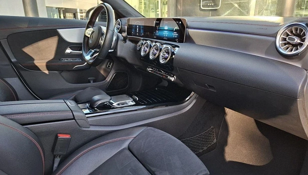 Mercedes-Benz CLA 200 Купе Sport (150 л.с.) фото 11