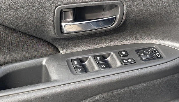 Mitsubishi Outlander 2.0 4WD Внедорожник Inform (146 л.с.) фото 21