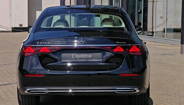 Mercedes-Benz E 2.0d 4MATIC Седан (197 л.с.) фото 9