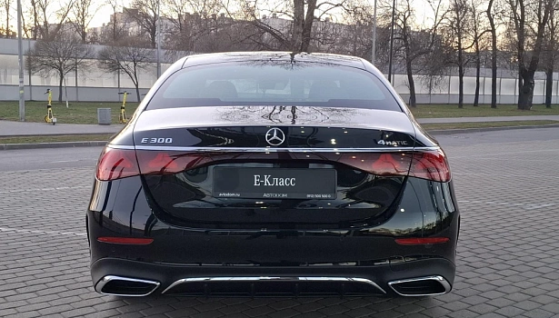 Mercedes-Benz E 2.0 4MATIC Седан (258 л.с.) фото 5