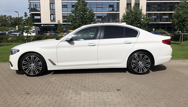 BMW 5 серии 520 d 4WD Седан (190 л.с.) фото 3